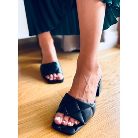 Mules Helen Black à talons larges le noir 1