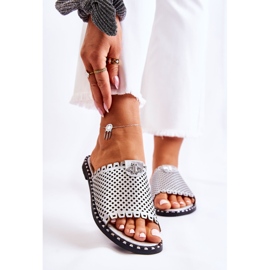 Vinceza Chaussons femme ajourés ornement éponge argenté 1