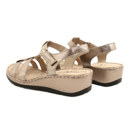 Sandales confort en cuir Caprice 28152-28 341 Taupe Metalic d'or 4