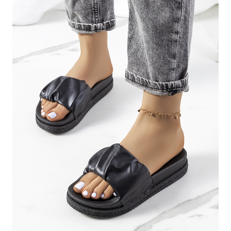 Chaussons noirs sur la plateforme Baldwin le noir 1