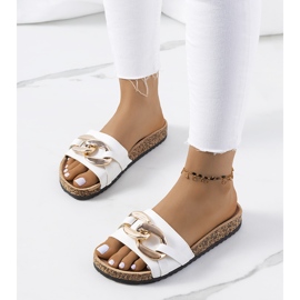 Chaussons blancs avec chaîne Derbi blanche 2 Chaussons blancs avec chaîne Derbi blanche 2