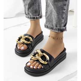 Chaussons noirs sur la plateforme Berloz 1