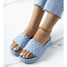 Tongs bleues sur la plateforme Kapper 2