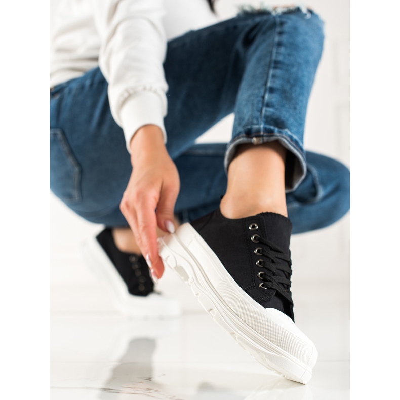 TRENDI Baskets noires sur la plateforme le noir 1