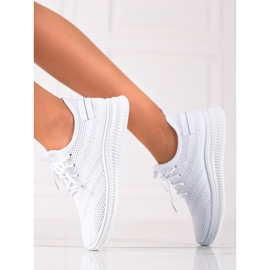 Chaussures de sport blanches claires 1 Chaussures de sport blanches claires 1