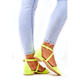 WS1 Escarpins Vernis À Talons Bas Jaune Fluo Giovanna 4