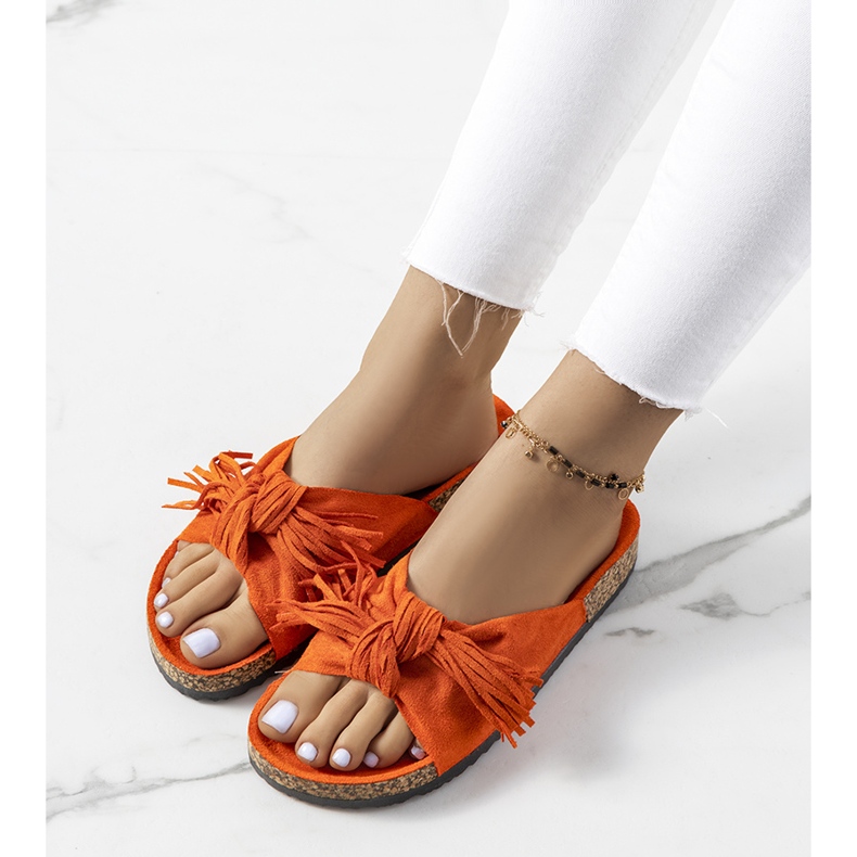 Chaussons orange à franges Laderies 1 Chaussons orange à franges Laderies 1