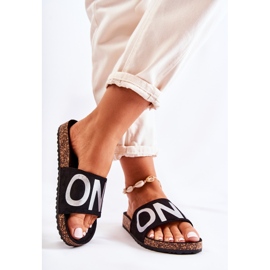 PE1 Chaussons à enfiler classiques avec inscription Bahari noire et argentée 2