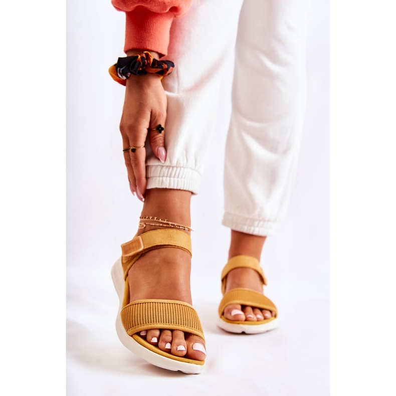 PE1 Sandales Confortables Pour Femmes Avec Velcro Jaune Sidney 1