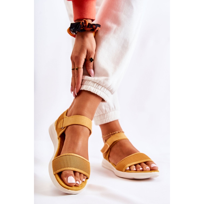 PE1 Sandales Confortables Pour Femmes Avec Velcro Jaune Sidney 2