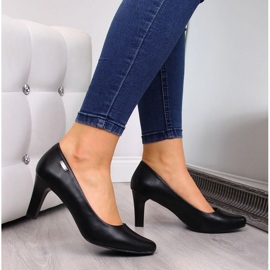 Escarpins noirs sur le post W Sergio Leone 2