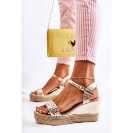 FB2 Sandales en daim sur un compensé doré Gabriela beige 2