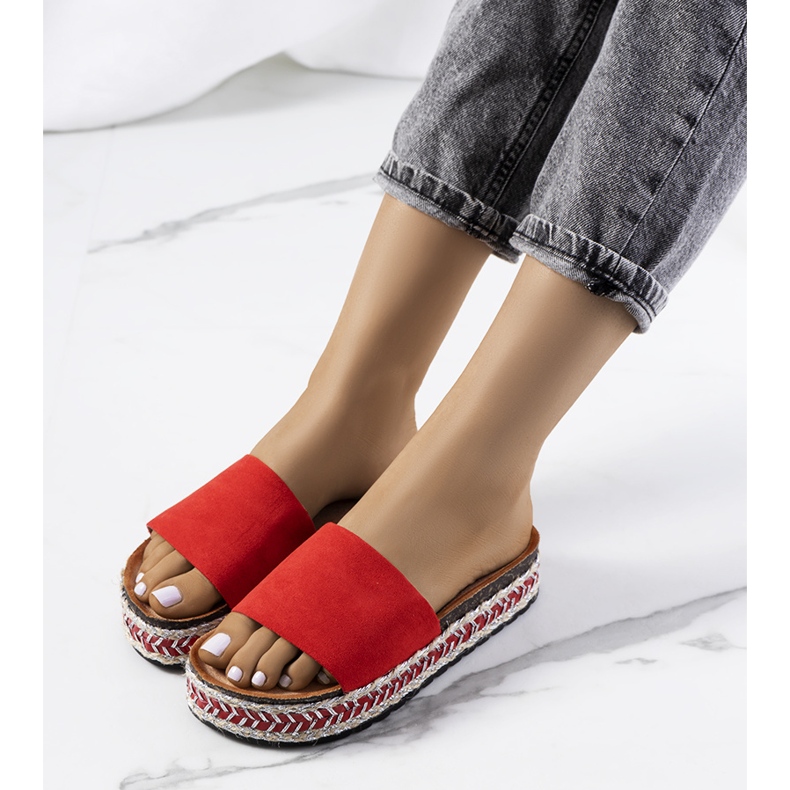 Sandales rouges sur la semelle en liège Bonython 2