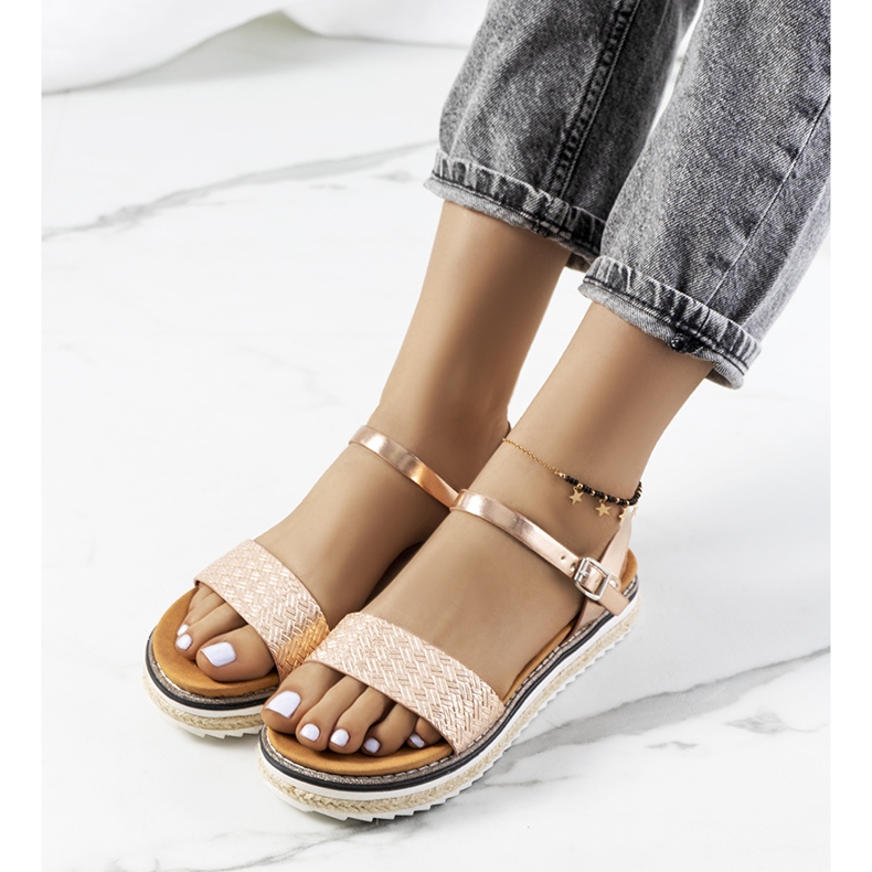 Sandales dorées sur une plate-forme Acton ornée 1