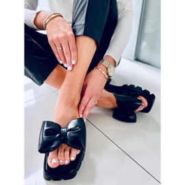 Chaussons Keesha noirs à semelle haute 1