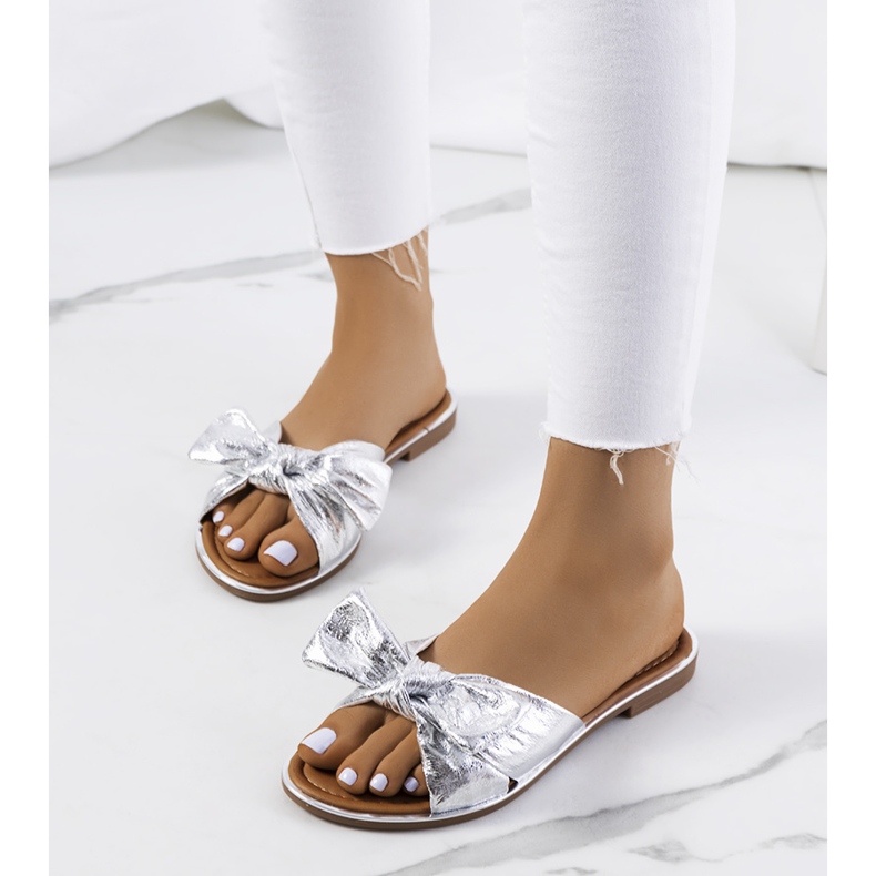 Pantoufles argentées avec un nœud Yoho 1