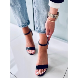 Sandales sur un talon aiguille Gladys Black noir 1