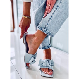 Claquettes bleues à semelle carrée Nisha 2
