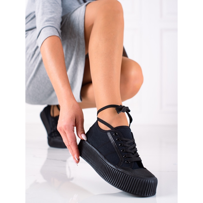 SHELOVET Des baskets sur une large plateforme le noir 1