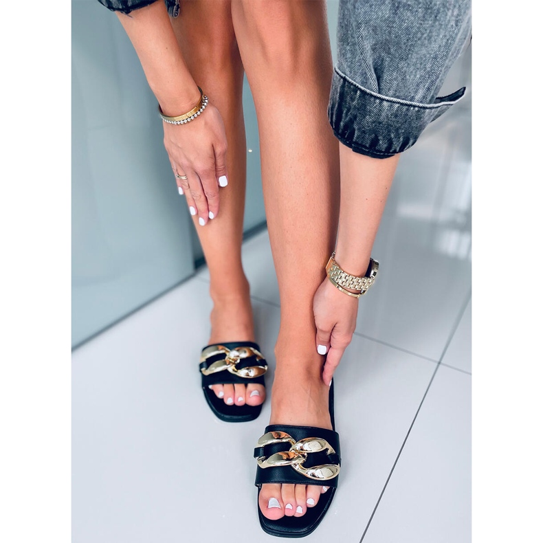 Dalia Chaussons Noirs avec chaîne 1