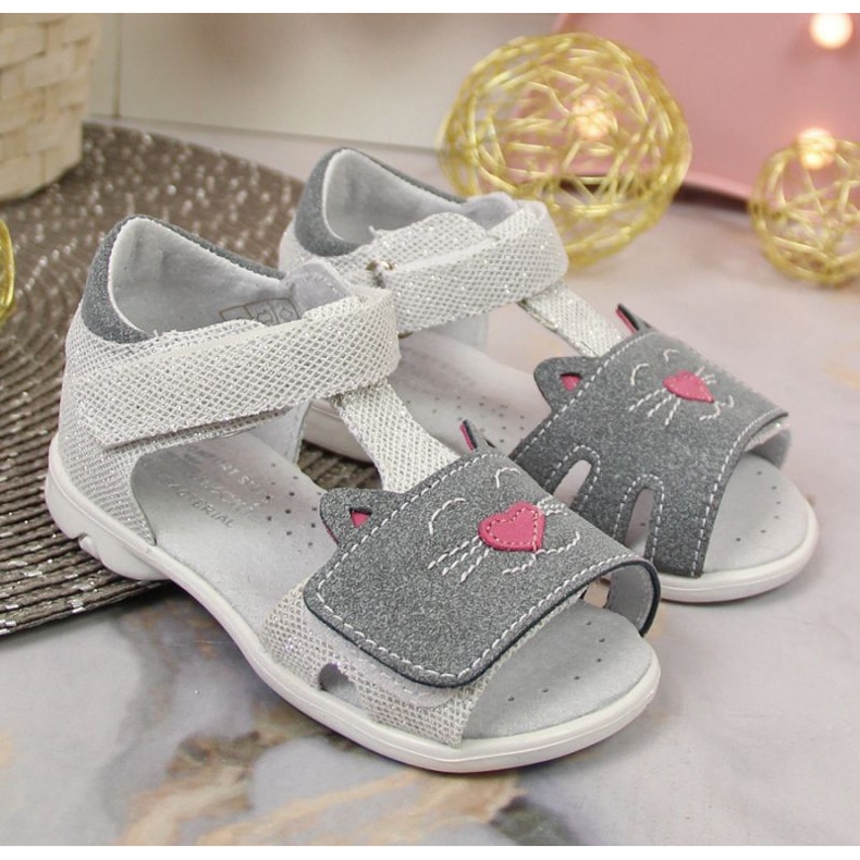 Sandales velcro pour femme Kornecki Jr.KOR6859 gris-argent ['argent'] 2