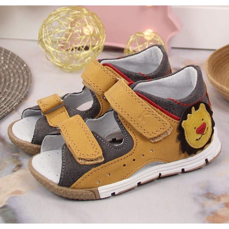 Sandales velcro Kornecki Jr KOR6867 camel brun 2