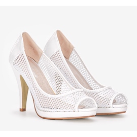 Escarpins blancs sur le talon Ranta 1