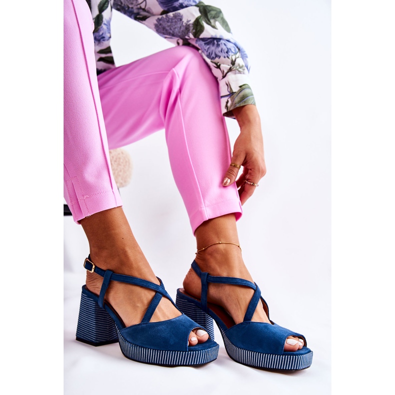 Sandales En Daim Sur Un Talon Massif Maciejka 05543-17 Bleu Marine 2