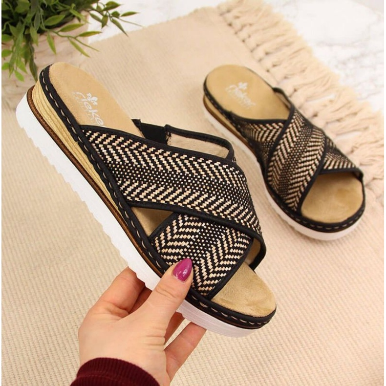 Chaussons compensés Rieker W R459 noirs 1