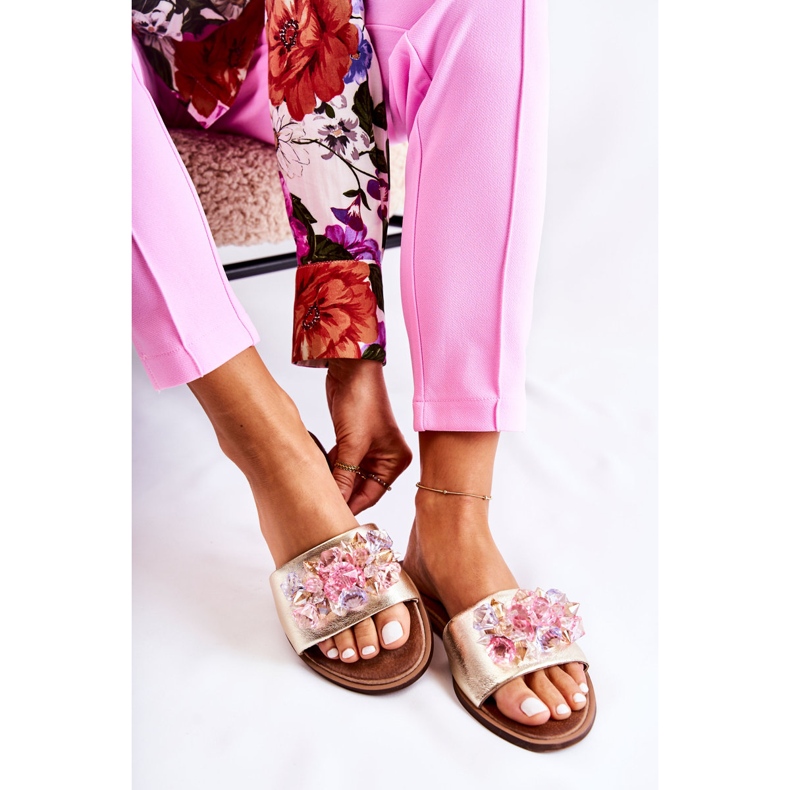 Chaussons pour femmes en cuir avec décoration dorée Nicole 2726 2