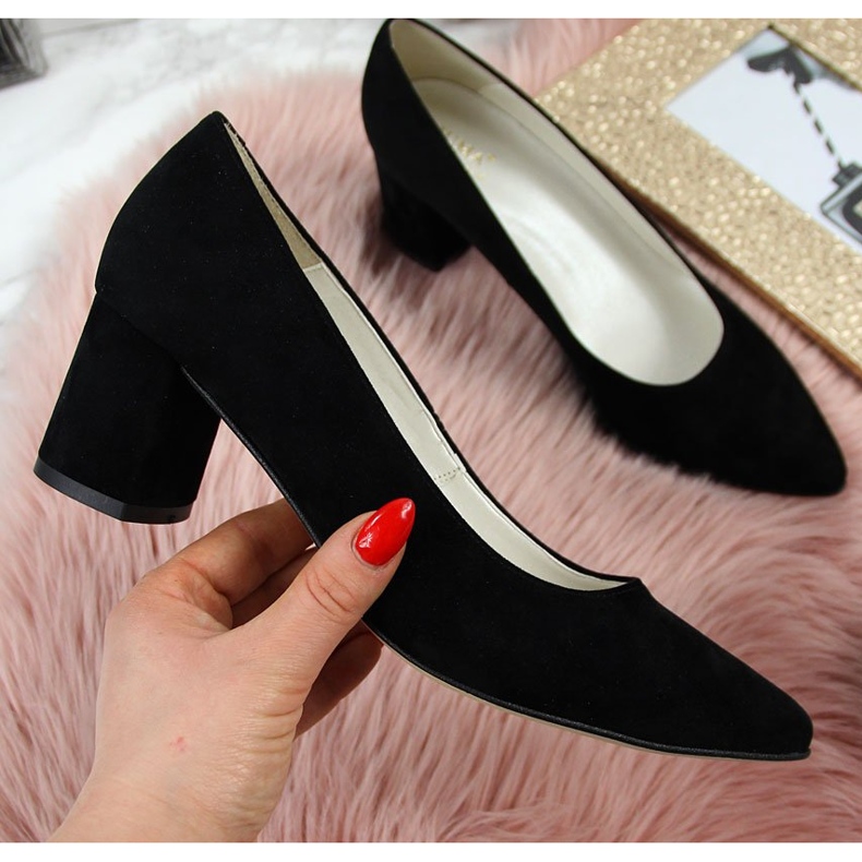 Escarpins sur le poteau en daim Juma noir le noir 1