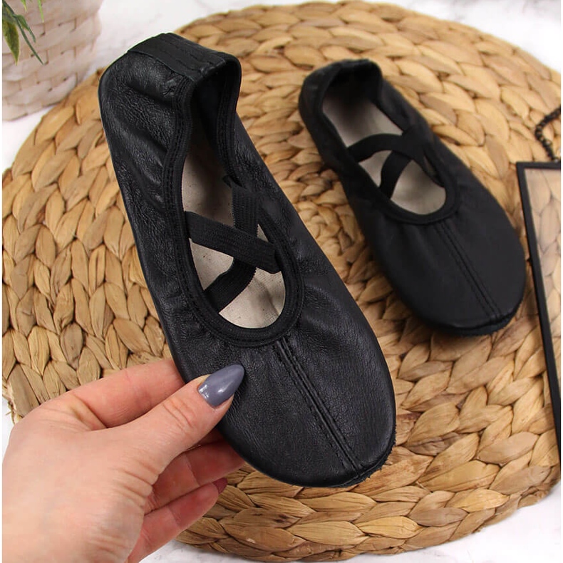 Ballerines femme en cuir avec élastiques noirs Nazo 2