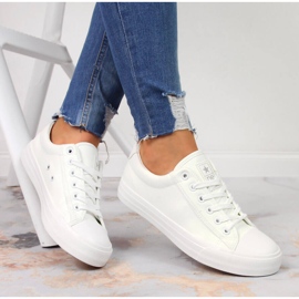 Baskets basses en éco-cuir blanc NEWS 1