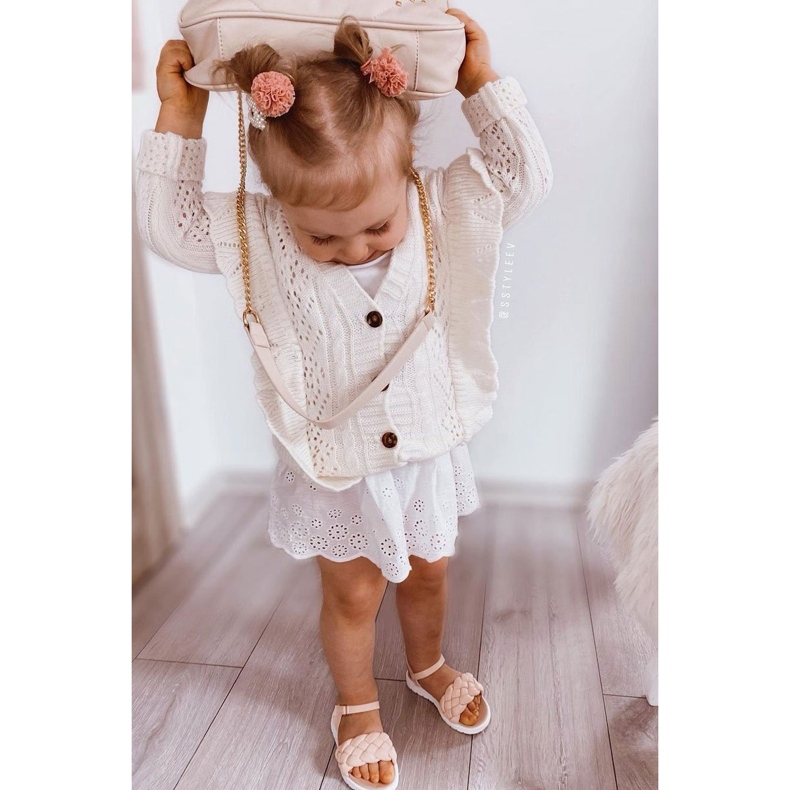 Sandales des filles avec une tresse rose 1