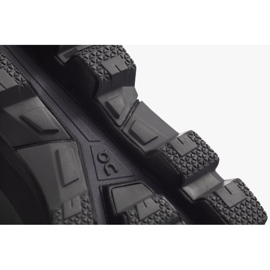 Sur Running Chaussures imperméables Cloudventure W 2299950 le noir 4