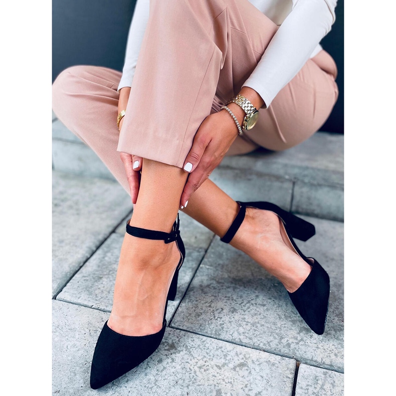 Escarpins sur le poste de Lauren Black noir 1