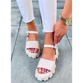 Sandales sur semelle épaisse Saint Beige 2 Sandales sur semelle épaisse Saint Beige 2