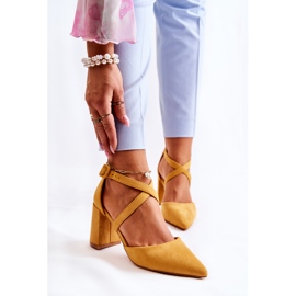 FB1 Sandales à la mode sur une barre Sinari jaune 1