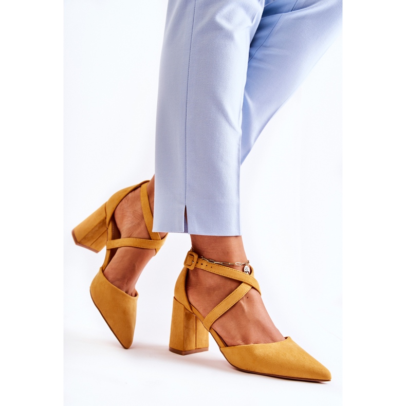 FB1 Sandales à la mode sur une barre Sinari jaune 2