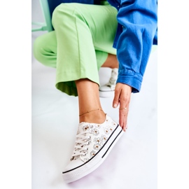 PS1 Baskets Basses Femme Avec Janey Fleurs Blanches 8