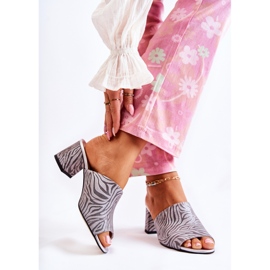 Chaussons Femme Cuir à Talon Haut Zebra Grey Nessita argent 2 Chaussons Femme Cuir à Talon Haut Zebra Grey Nessita argent 2