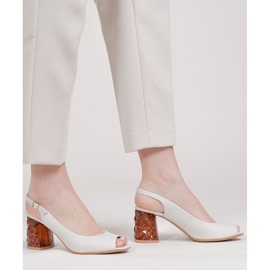 Marco Shoes Sandales en cuir blanches avec un talon 3D 1517P 1
