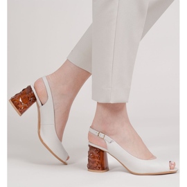 Marco Shoes Sandales en cuir blanches avec un talon 3D 1517P 2