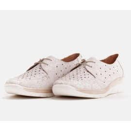 Radoskór Chaussures compensées basses confortables pour un pied plus large beige 3