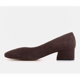 Marco Shoes Escarpins en daim marron à col en V brun 2