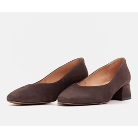Marco Shoes Escarpins en daim marron à col en V brun 3