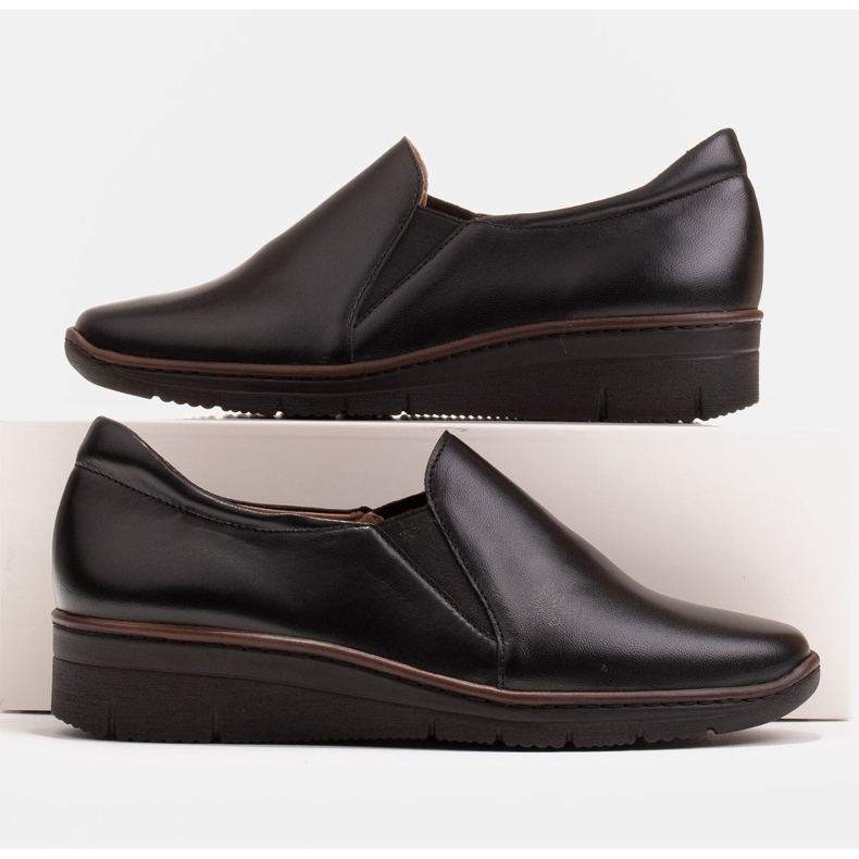 Radoskór Des chaussures confortables pour un pied plus large sur une semelle légère le noir 1