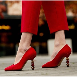 Marco Shoes Escarpins en daim rouge avec pierres 7