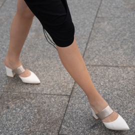 Marco Shoes Pantoufles élégantes pour femmes pour l'été beige blanche 1