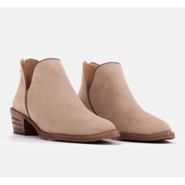 Marco Shoes Bottes beiges en daim naturel avec une coupe en V 4